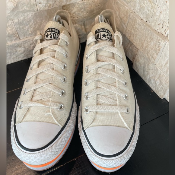 Converse Womens Chuck Taylor All Star Low Platform Canvas Shoe Size 9.5 Stripe - Picture 2 of 9